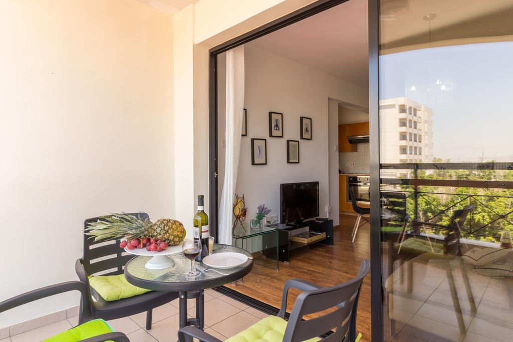 Mama Seaside Apartment Larnaca Exterior foto
