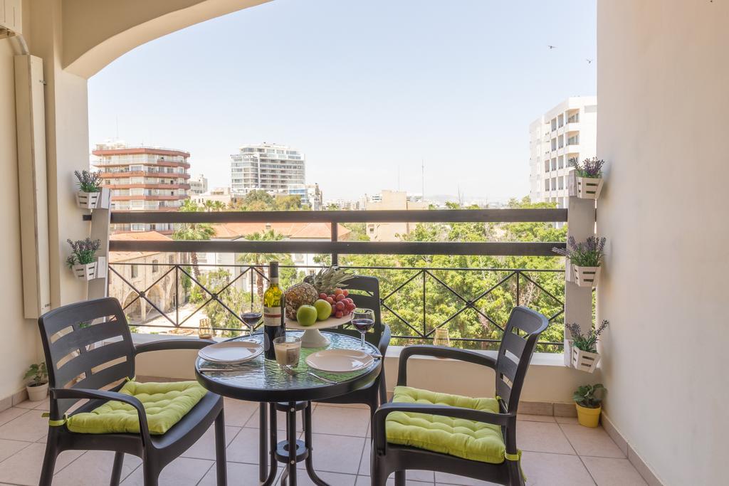 Mama Seaside Apartment Larnaca Exterior foto