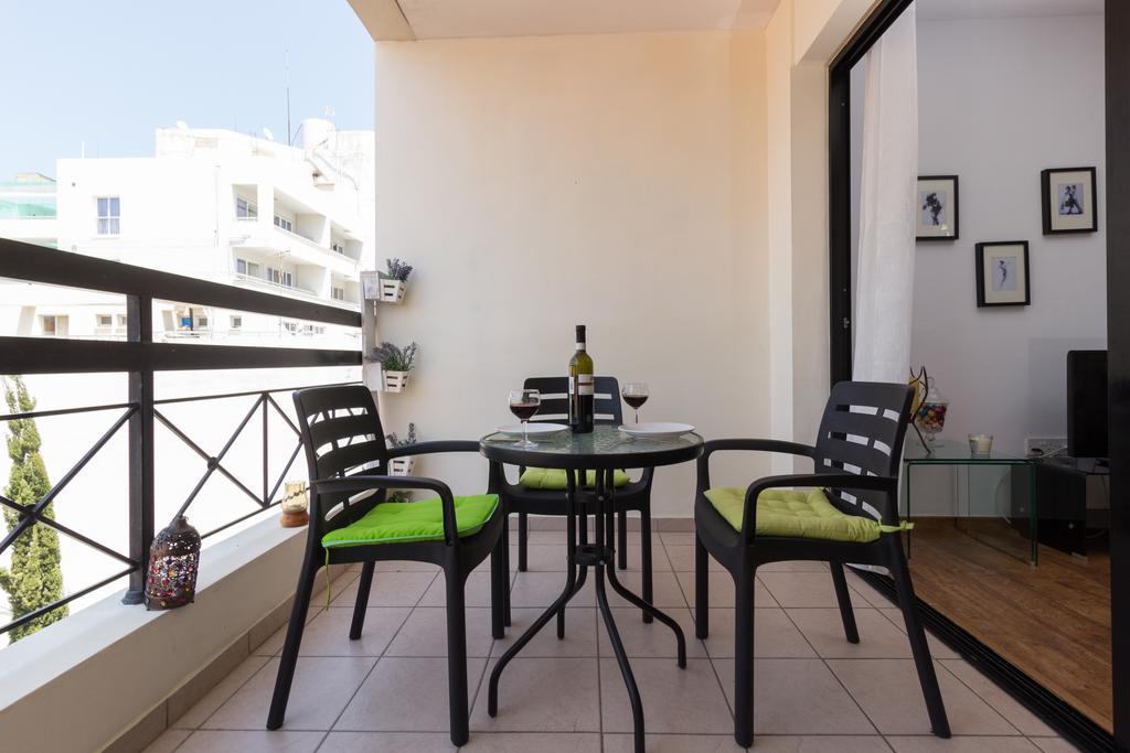 Mama Seaside Apartment Larnaca Exterior foto